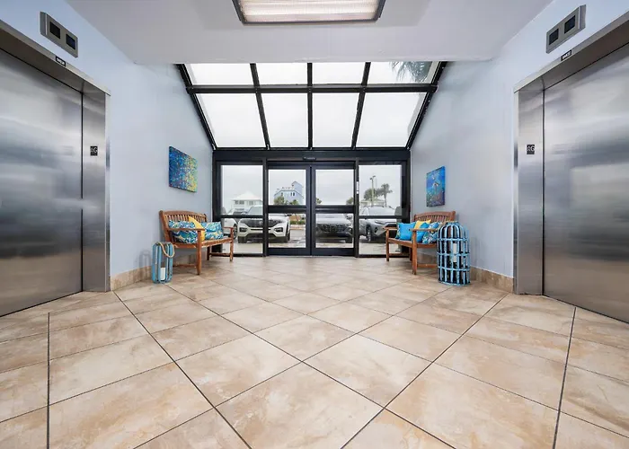 Apartment Island Winds East 211 *