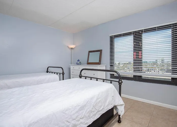 Apartment Island Winds East 211 *