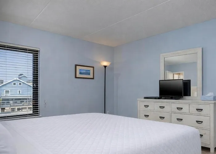 Apartment Island Winds East 211 *